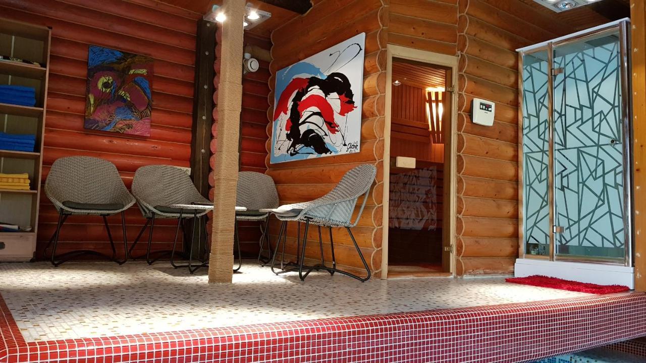 Luxury Villa With Pool And Sauna تشيرنيفتسي المظهر الخارجي الصورة