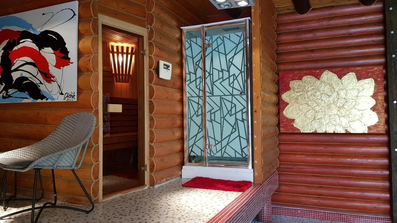Luxury Villa With Pool And Sauna تشيرنيفتسي المظهر الخارجي الصورة